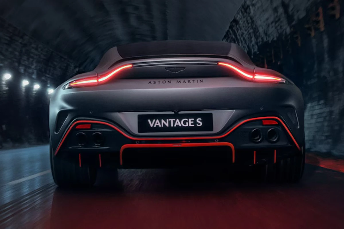 Aston Martin Vantage S Dramatisch Achter Driekwart Aanzicht