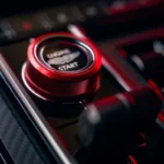 Aston Martin Vantage S Iconische Rode Motor Start Knop