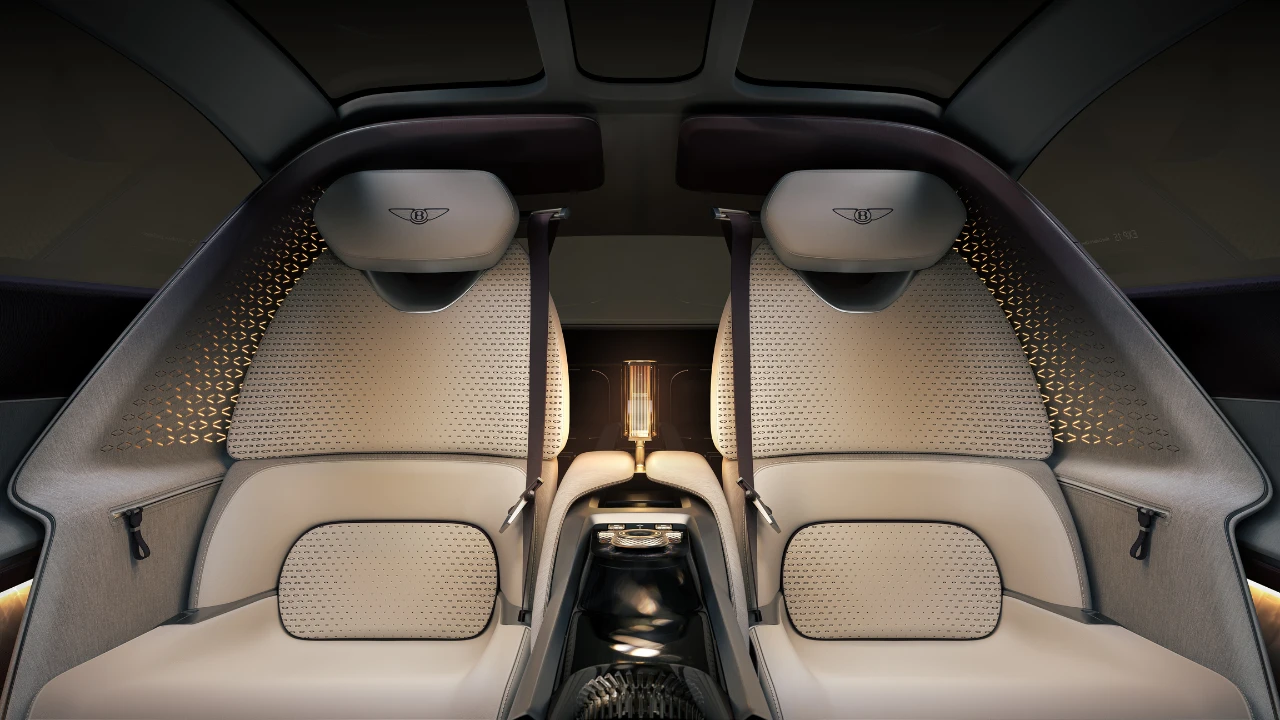 Bentley EXP 15 Unieke Drie-Zits Interieur Layout Ontwerp