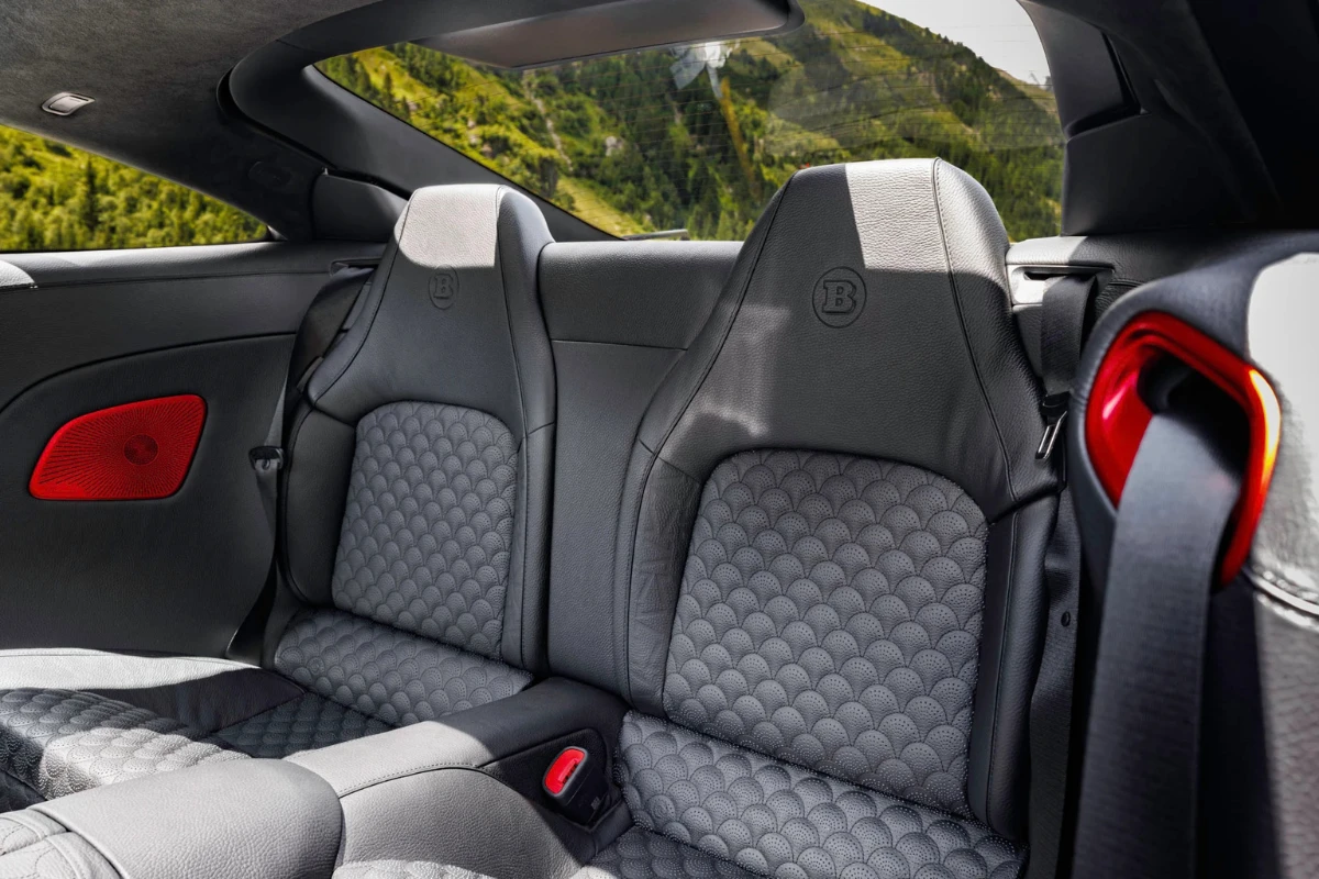 Brabus 1000 Achterstoelen 2+2 Configuratie