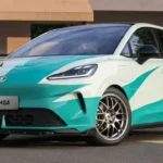 Complete Track Style Pakket van 2025 MG 4 Electric vanuit Drie-Kwart Vooraanzicht