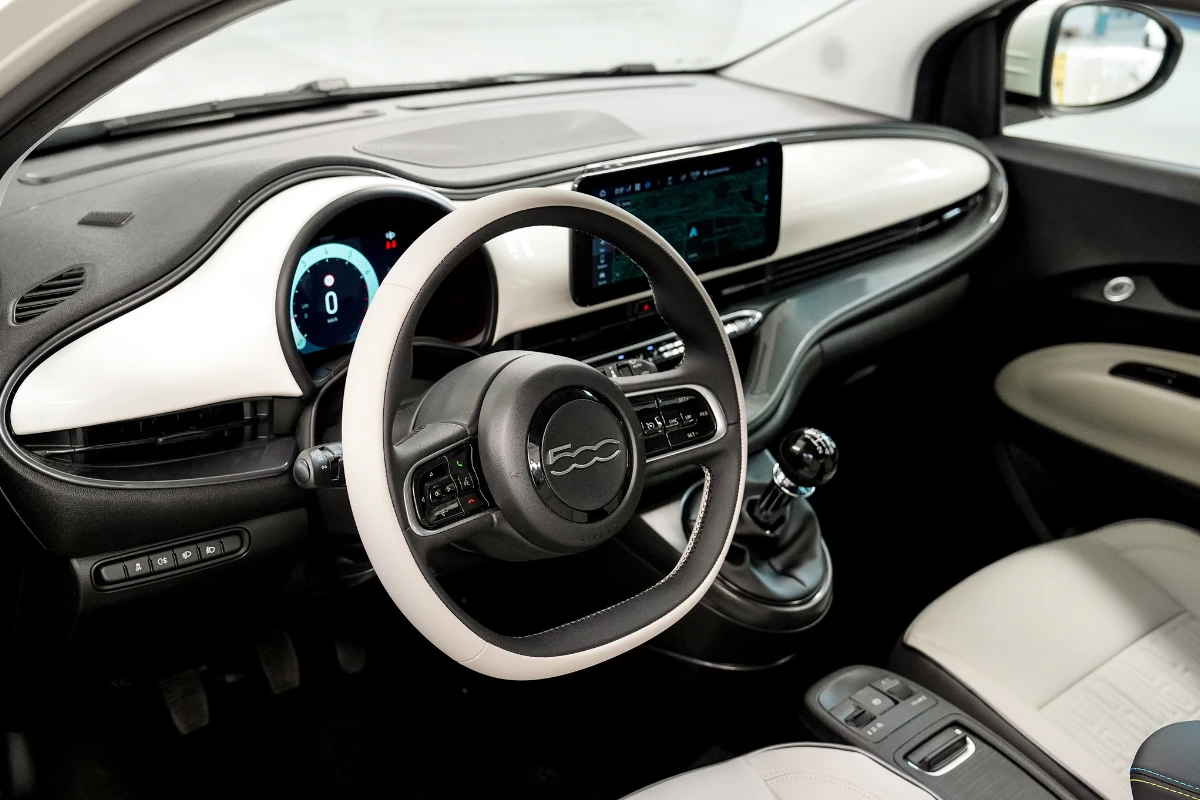Fiat 500 Hybrid Interieur - 10.25-inch Uconnect 5 Infotainment Systeem