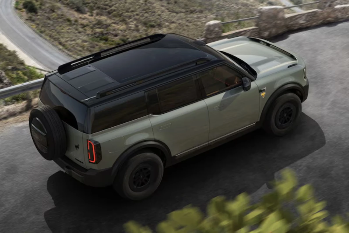 Ford Bronco New Energy Achteraanzicht met Extern Reservewiel Ontwerp