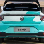 Gedetailleerd Achteraanzicht van 2025 MG 4 Electric Track Style met LED Achterlichten
