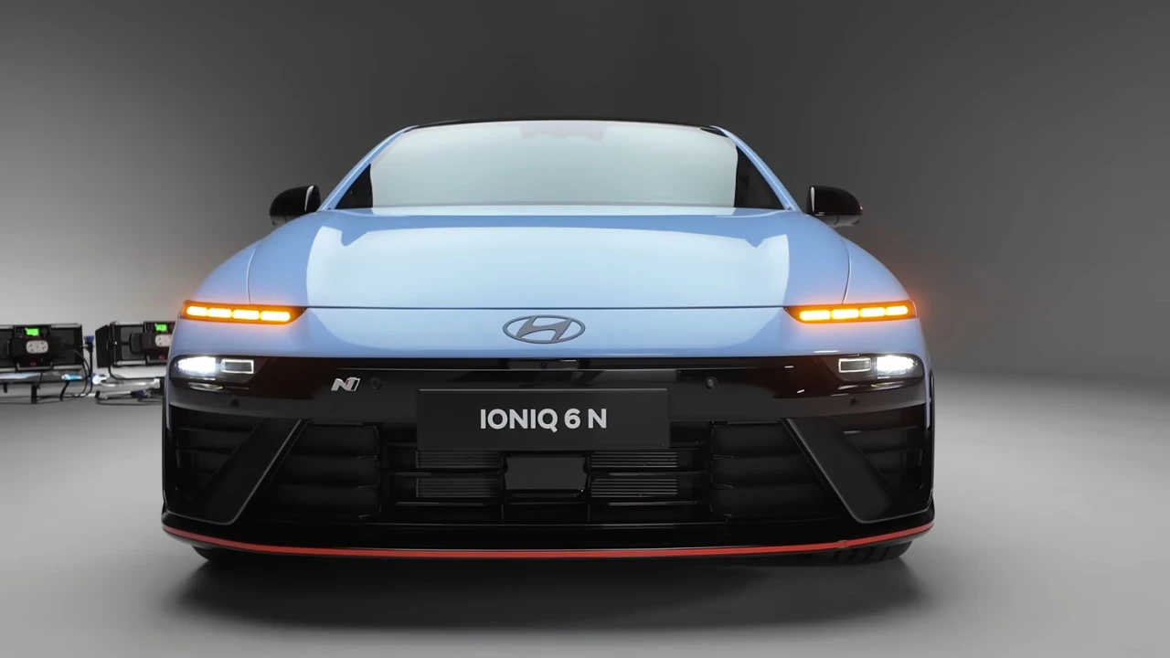 Hyundai Ioniq 6 N Volledig Vooraanzicht - Agressieve Prestatie Bumper