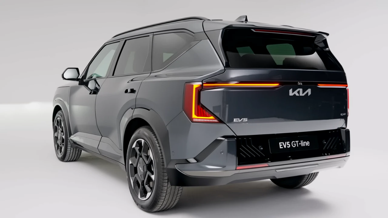 Kia EV5 GT-Line Achterkant Driekwart Aanzicht 2025
