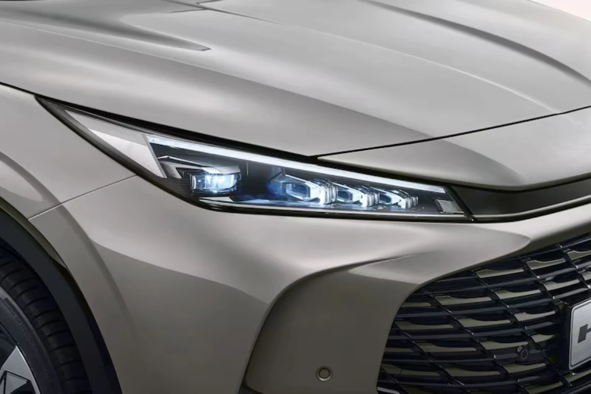 MG HS Hybrid+ Geavanceerde LED Koplamp Technologie en Premium Ontwerp Details