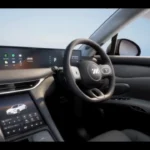 MG IM Interieur met Revolutionaire Dual-Scherm Technologie Setup