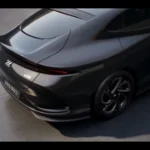 MG IM5 Elektrische Sedan Sportieve Achter Kwart Paneel en Wiel Ontwerp