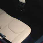 Mazda CX-5 achterbank uit 2026 met premium beige bekleding