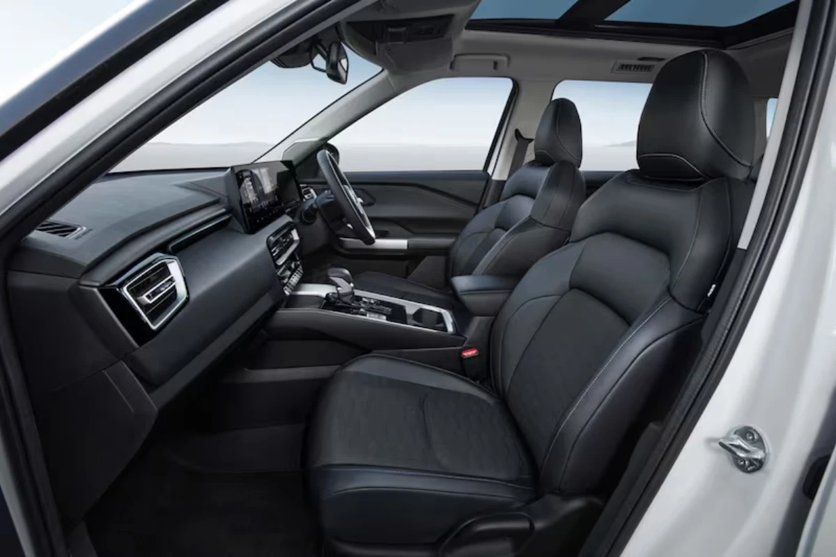 Mitsubishi Destinator Voor Interieur - Bestuurder-Gerichte Premium Ontwerp