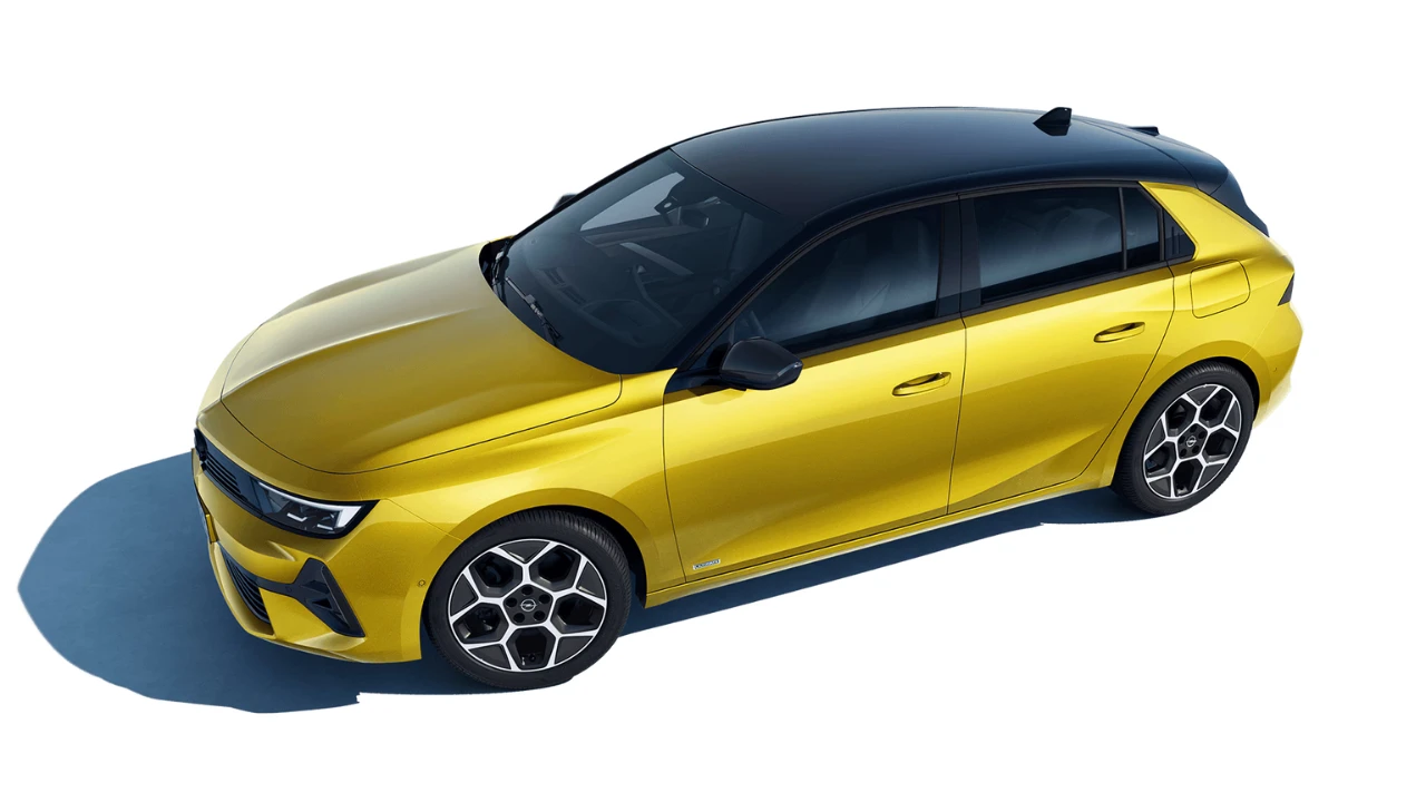 Opel Astra Plug-in Hybrid 2025 Driekwart Luchtperspectief