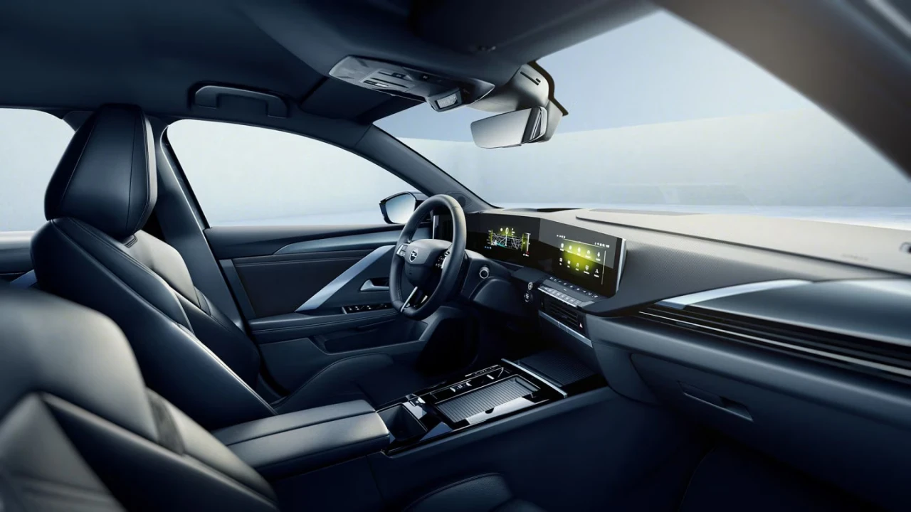 Opel Astra Plug-in Hybrid 2025 Modern Interieur Dashboard