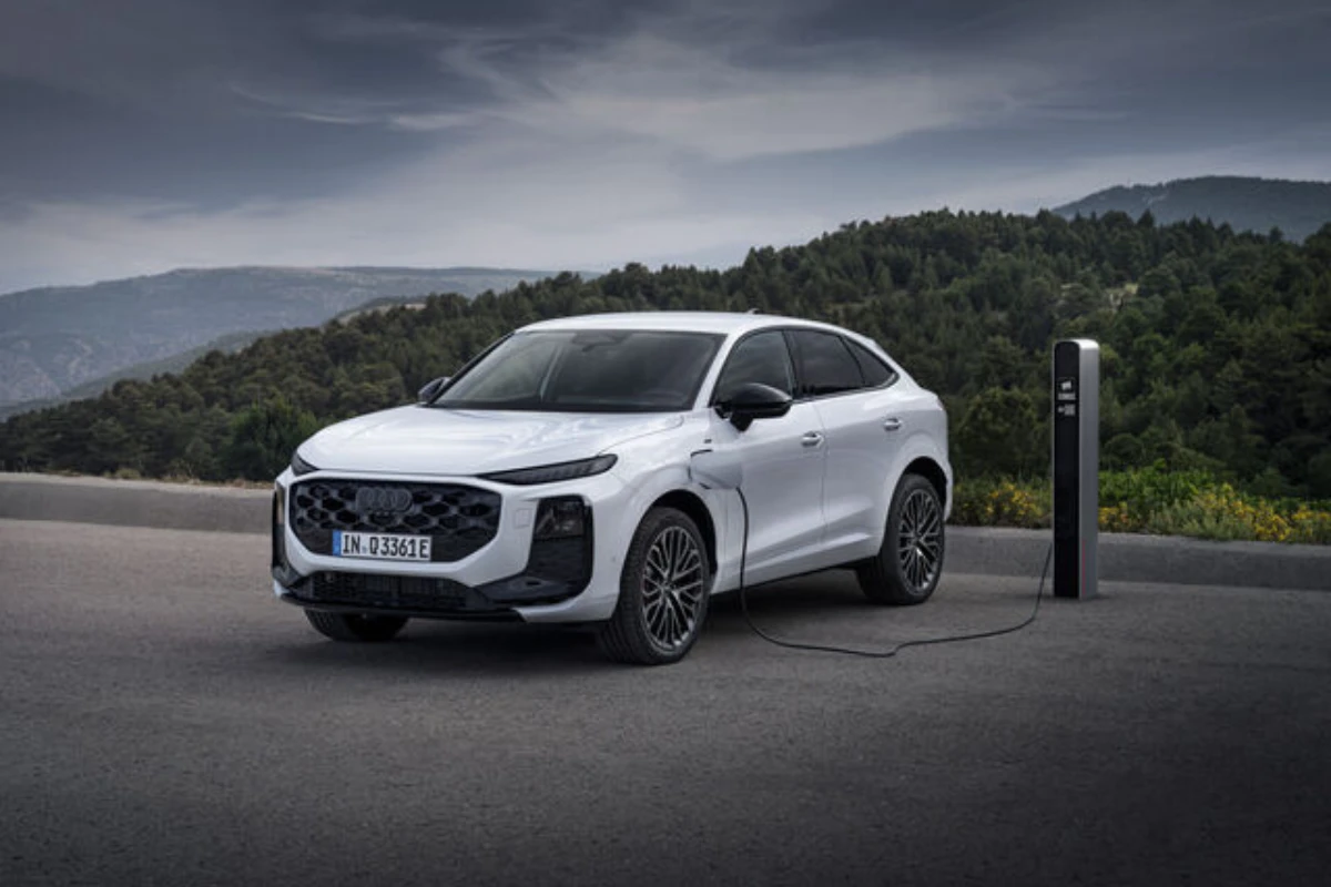 2025 Audi Q3 Sportback Wit Laadscene Berglandschap 50kW DC
