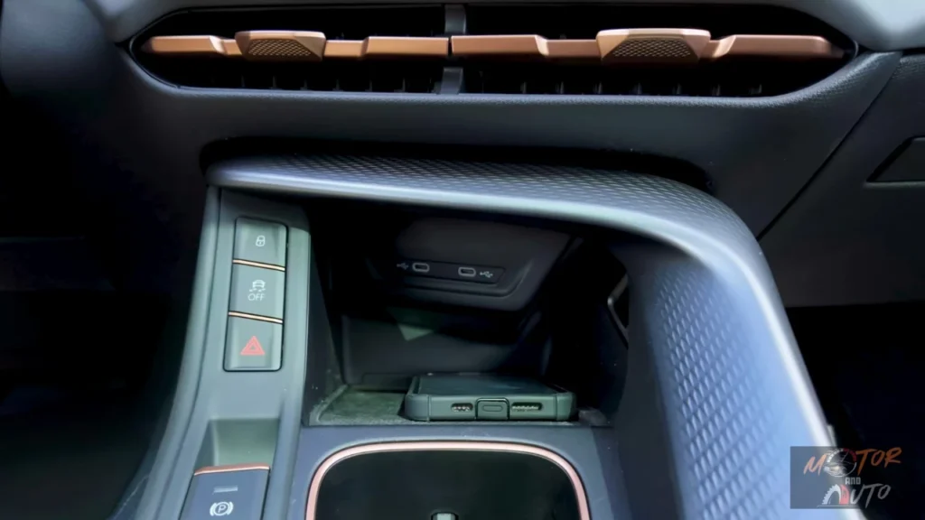 2025 Cupra Terramar Middenconsole en Draadloos Opladen