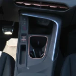 2025 Cupra Terramar middenconsolegebied met modern design en koperen accentdetails