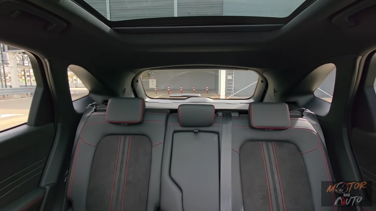 2025 Ford Kuga Panoramadak Interieur