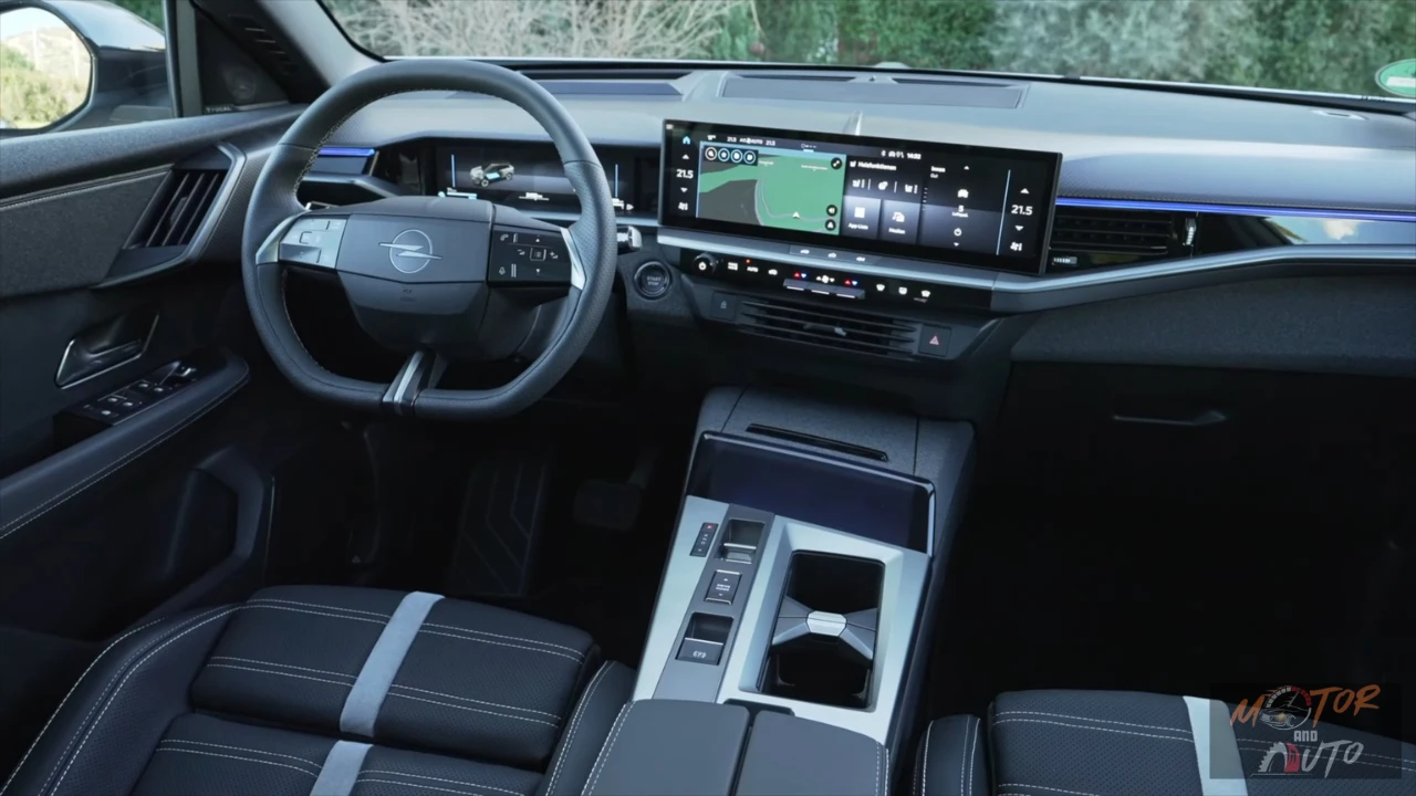 Interieur dashboard van 2025 Opel Grandland met 16-inch centraal aanraakscherm, digitale instrumentenweergave, moderne stuurwielbediening en premium cabinematerialen