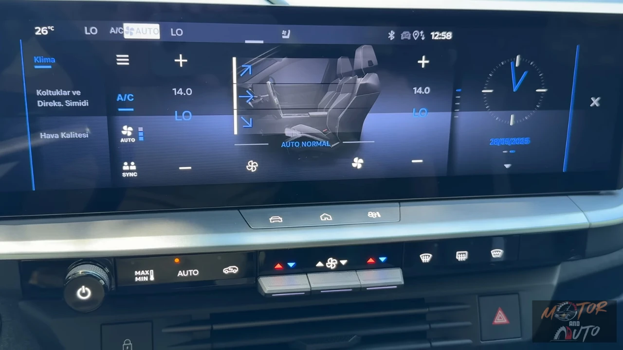 Aanraakscherm klimaatbediening met tweezones-instellingen, stoelcomfortbediening en luchtkwaliteitsfuncties