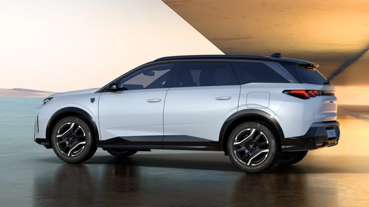 2025 Peugeot 5008 Blanc OKENITE kleur