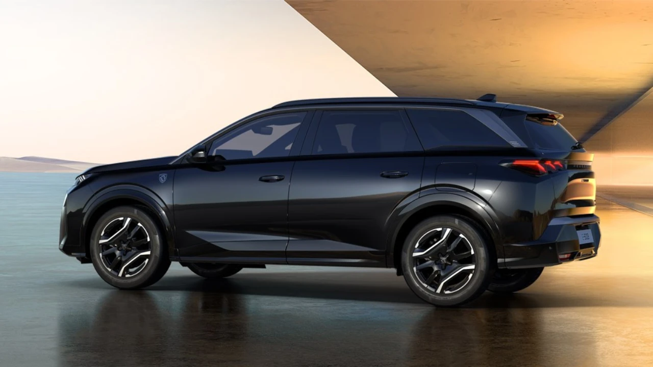 2025 Peugeot 5008 Noir PERLA NERA kleur