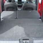 Maximum bagageconfiguratie van de 2025 Renault Symbioz met neergeklapte achterstoelen, die de uitgebreide 1683-liter capaciteit en veelzijdige laadruimte voor grotere items demonstreert.