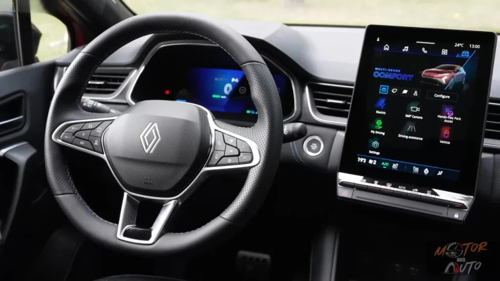 Gedetailleerde weergave van het 2025 Renault Symbioz stuurwiel met geïntegreerde bediening en het 10,3-inch digitale instrumentenpaneel dat voertuiginformatie weergeeft in de Comfort rijmodus.
