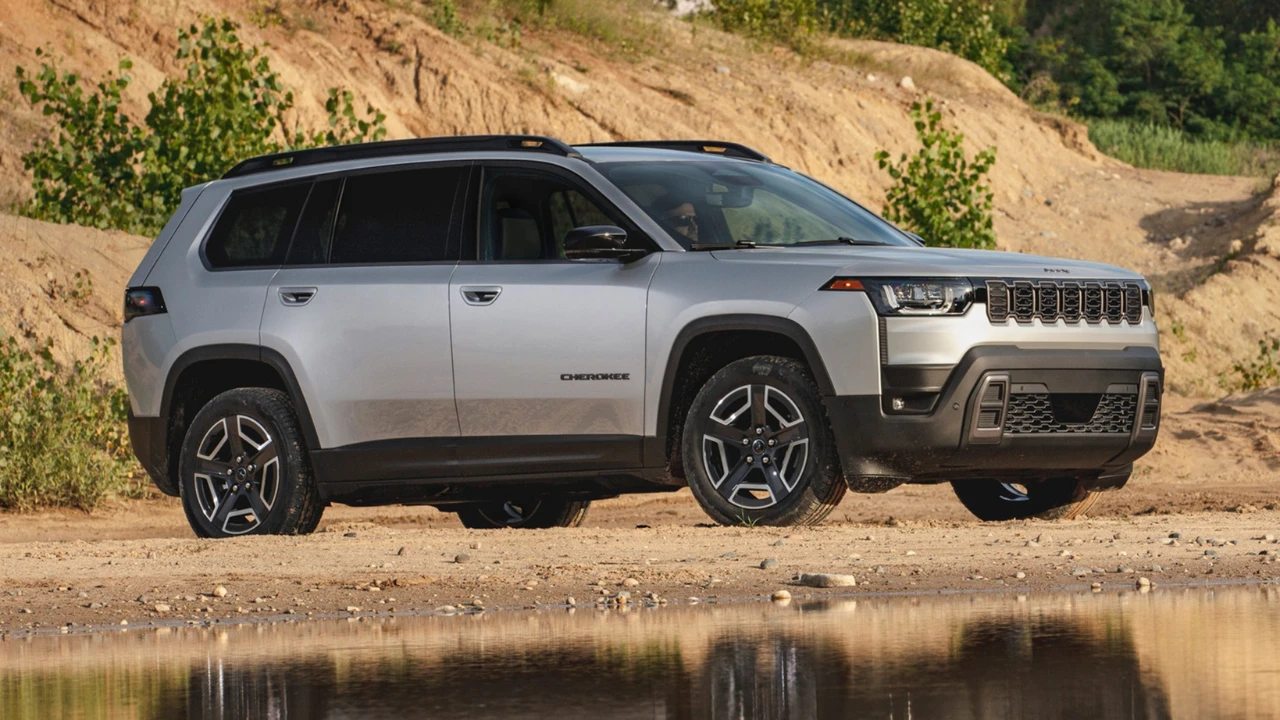 2026 Jeep Cherokee Alternatieve Kleur Optie in Natuurlijke Omgeving
