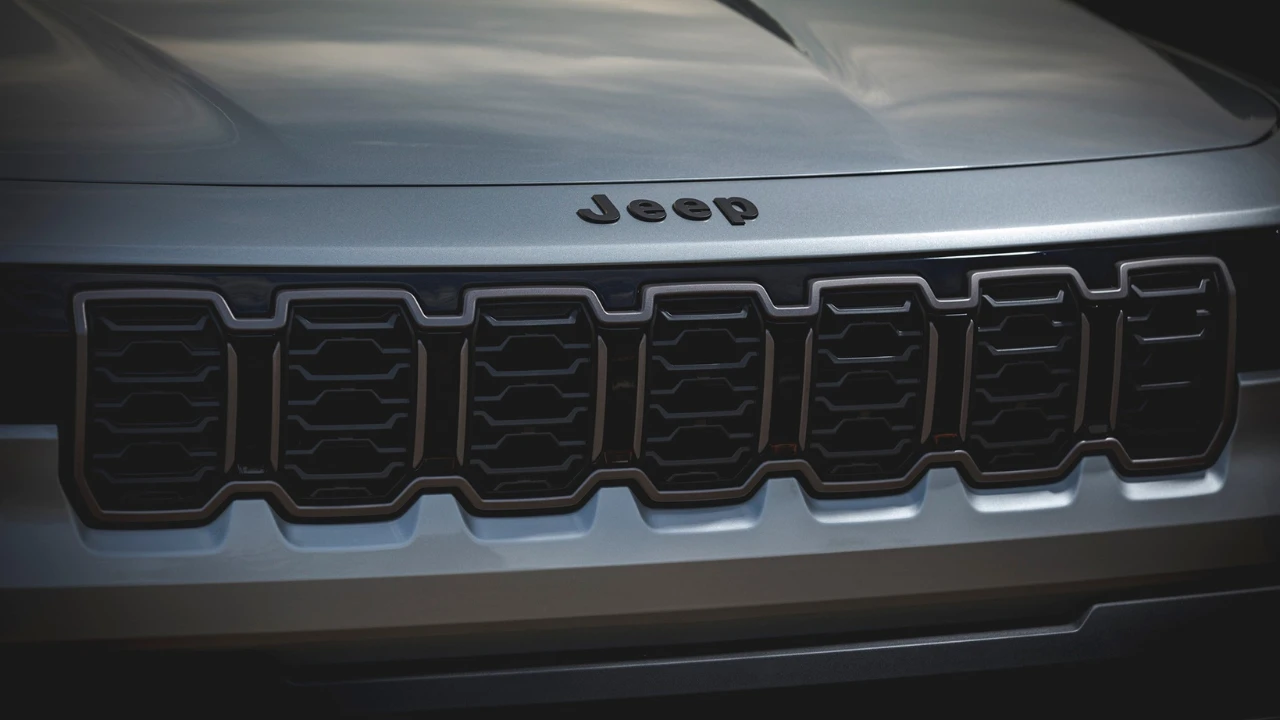 2026 Jeep Cherokee Iconische Zeven-Slot Grille Erfgoed Design