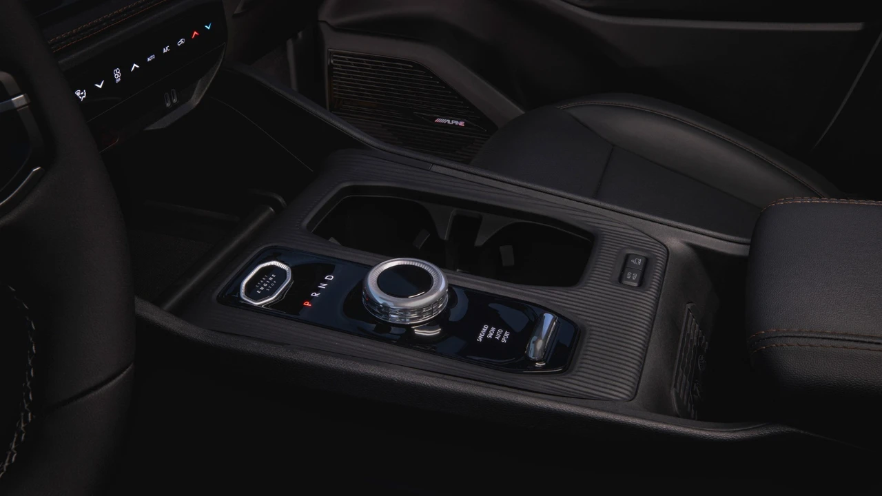 2026 Jeep Cherokee Middenconsole Opslag en Connectiviteit
