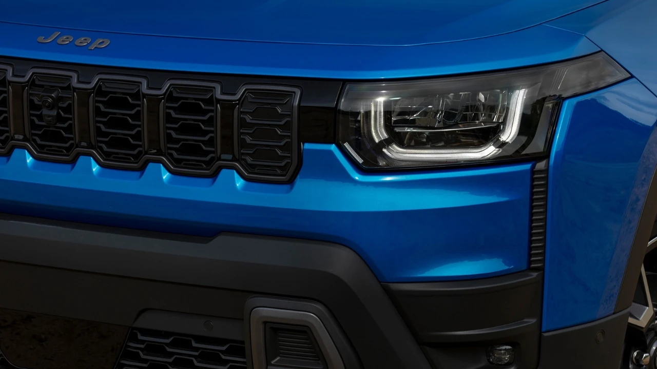 2026 Jeep Cherokee Voorkant Grille en Koplamp Detail