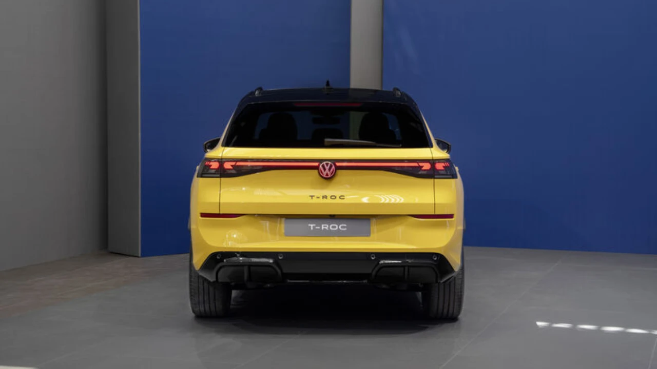 2026 Volkswagen T-Roc - Achteraanzicht Studio