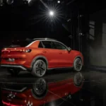 2026 Volkswagen T-Roc - Rood Achter Studio