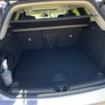 2026 Volvo XC60 bagageruimte met 468-liter opslagcapaciteit, bagagenetten, vloerbergplaats en praktische laadruimte