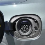 2026 Volvo XC60 T8 plug-in hybrid laadpoort met Type 2 connector en 6,4kW laadcapaciteit voor 18,8kWh batterijsysteem