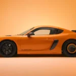 De Tulp Porsche 718 Cayman GT4 RS Zijaanzicht met Manthey Racing Verbeteringen