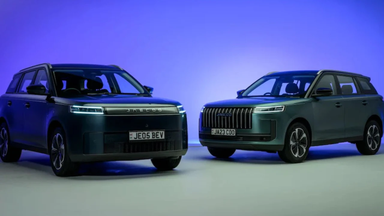 Jaecoo E5 Elektrisch vs Jaecoo 5 Benzine SUV Studio Vergelijking