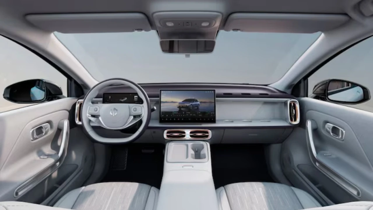 Leapmotor B01 Elektrische Sedan Interieur Cockpit en Dashboard