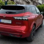 Nissan Qashqai 2025 Achteraanzicht met Zwart Contrastdak