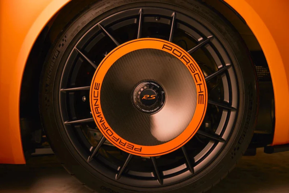 Performance Wiel met Oranje Porsche Branding - De Tulp GT4 RS