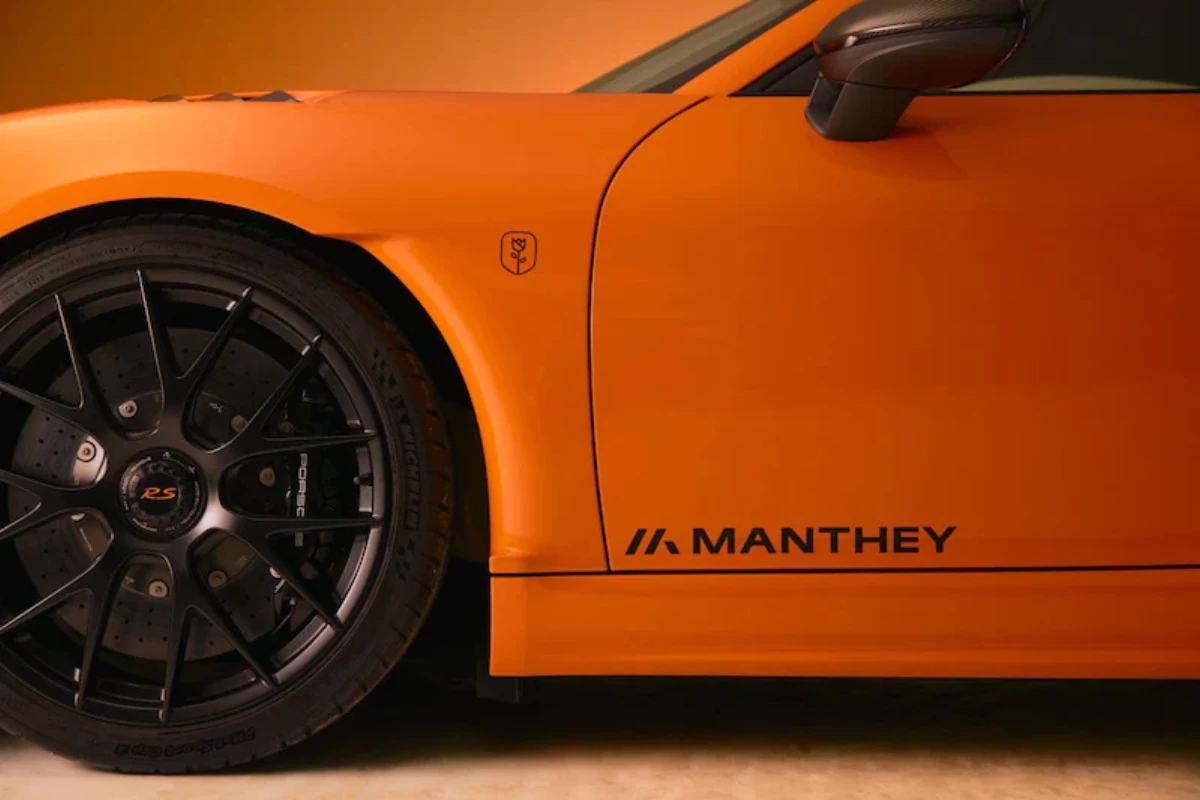 Tulp Logo en Manthey Racing Branding Detail op De Tulp GT4 RS