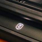 Verlichte Tulp Logo Dorpellijst - De Tulp GT4 RS Interieur Detail