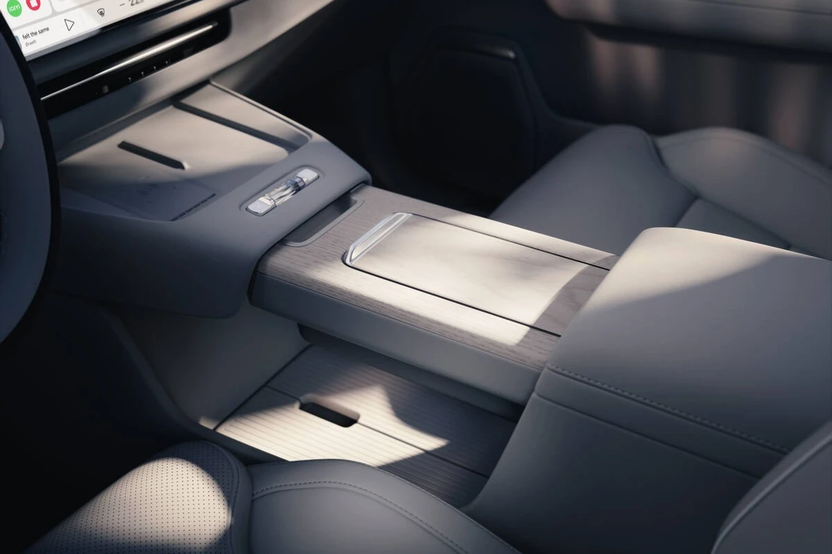 Volvo XC70 PHEV Uitgebreide Console Opbergconfiguratie