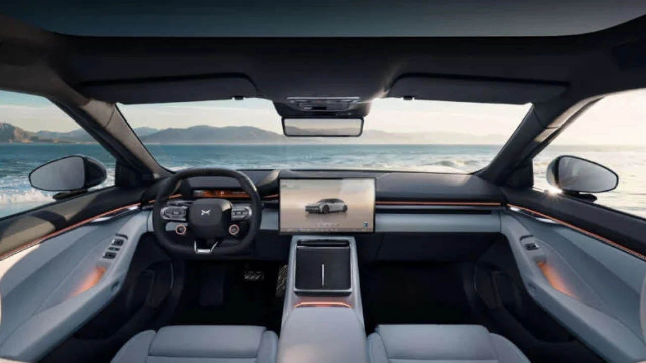 Xpeng P7 2025 Dashboard met Revolutionaire 15.6-Inch Draaiende Scherm
