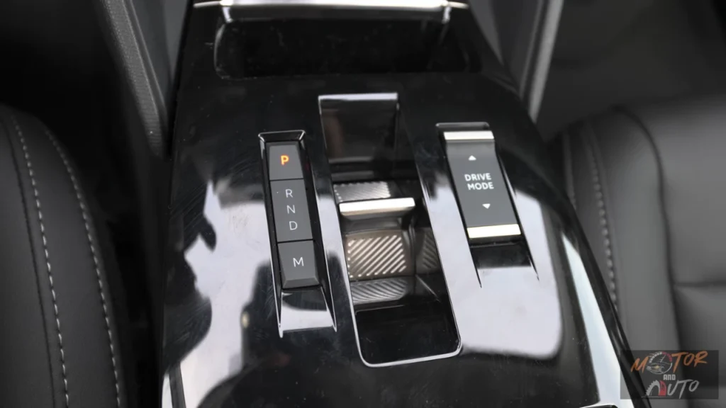 2025 Citroën C4 eDCT Versnellingskiezer en Rijmodus Bediening
