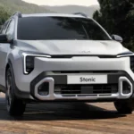 2025 Kia Stonic Wit Voorkant Driekwart Exterieur Aanzicht