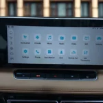 Het centrale infotainment systeem van de 2025 MG HS Hybrid+ met 12,3-inch touchscreen voor navigatie, klimaat, muziek, radio en voertuiginstellingen