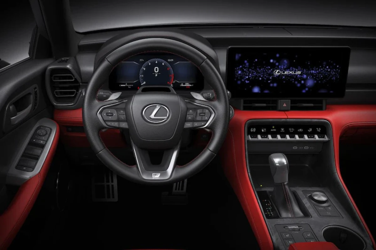 2026 Lexus IS Bestuurders Cockpit met Verbeterde Bedieningselementen