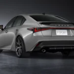 2026 Lexus IS F Sport Achter Driekwart Aanzicht met Nieuwe Spoiler
