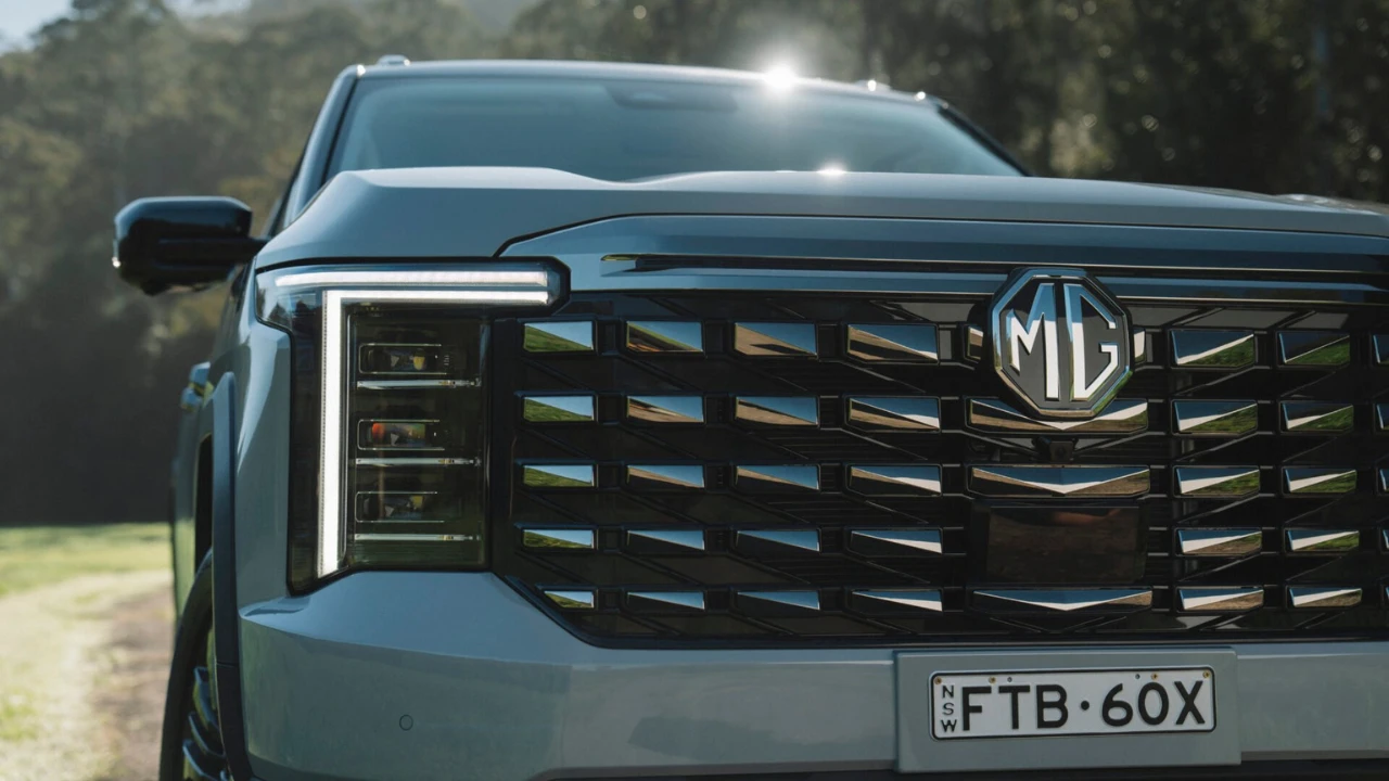 2026 MG U9 Chroom Voorkant Grille met Onderscheidende MG Badge